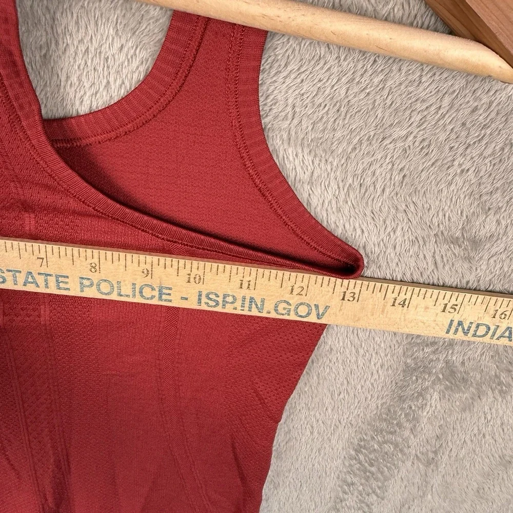 Lululemon Swiftly Tech Racerback Tank Top Womens 2 Dark Red Logo Athleisure